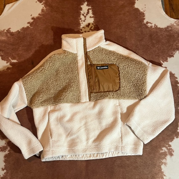 Columbia half button down 
size large 
like new - Picture 2 of 5